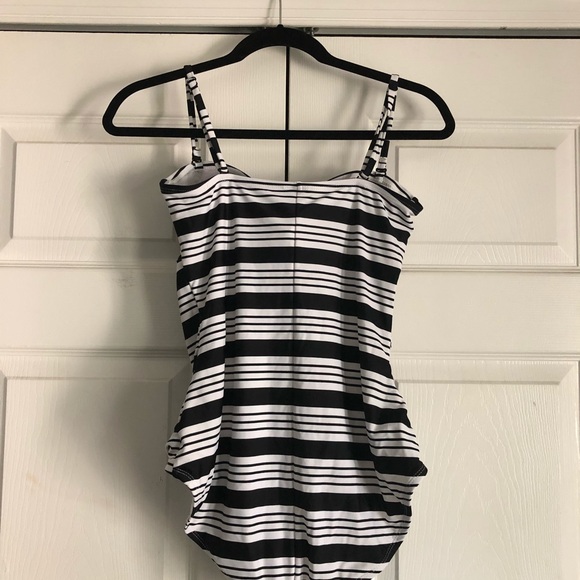 Swimsuit - Picture 2 of 5